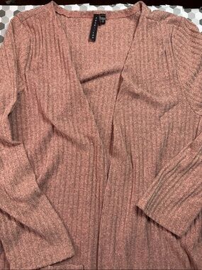 Open-Front Ribbed Cardigan in Rose long length, side openings